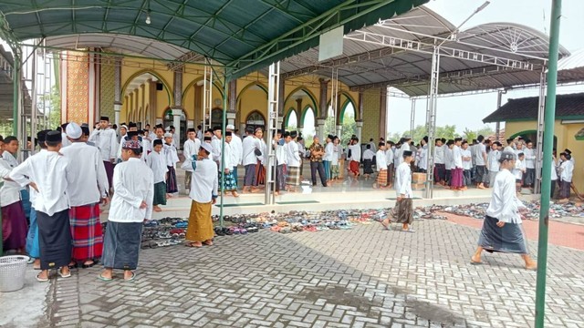 Santri Ponpes Al-Berr Meninggal, Ratusan Pelayat Padati Rumah Duka