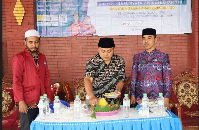 pemotongan tumpeng/ dokumentasi kkn24