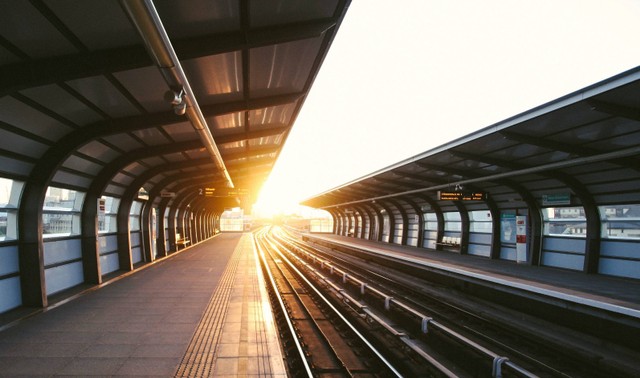 jadwal krl purwosari jogja/gambar hanya ilustrasi. sumber foto : unsplash/charles.