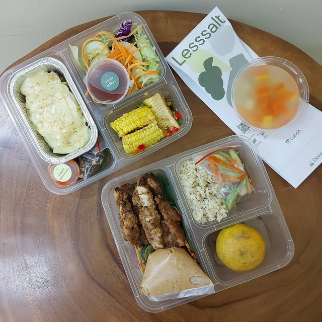 Katering makanan sehat lokal, Lesssalt buka cabang di Singapura (16/1/2023). Foto: Dok. Lesssalt