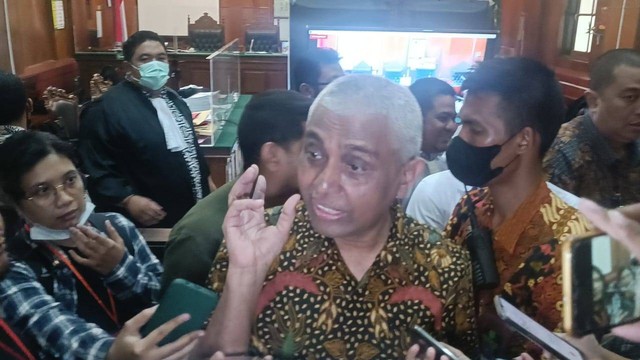 Exco PSSI, Ahmad Riyadh menjadi saksi dalam sidang pemeriksaan saksi tragedi Kanjuruhan di PN Surabaya, Jumat (20/1/2023) Foto: Farusma Okta Verdian/kumparan