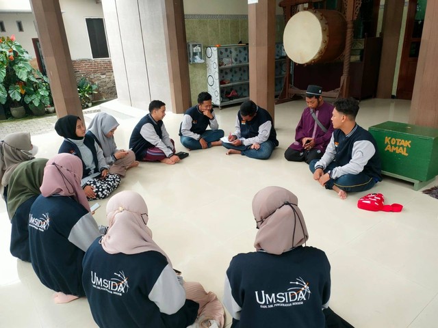 Foto Diskusi Remaja Masjid Baithus Sholihin Bersama KKN-P 37/Oleh Tim KKN-P 37