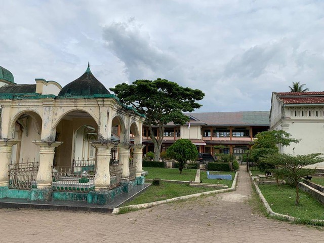 Bangunan makam Syekh Abdurrahman dan penerusnya di Kompleks Ponpes Al-Manaarsektor. Dokumentasi Pribadi