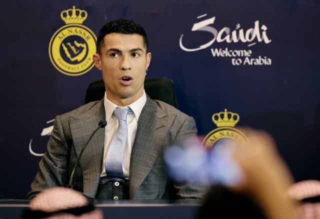 Al Nassr mengungkap pemain baru Cristiano Ronaldo di Mrsool Park, Riyadh, Arab Saudi pada 3 Januari 2023. Foto: Ahmed Yosri/Reuters