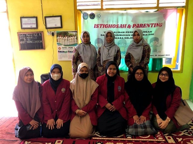 foto bersama dalam acara istighosah dan parenting