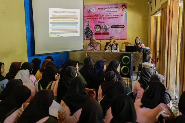 Srikandi Ganjar Jabar gelar seminar dan pelatihan konseling untuk menekan angka pernikahan dini remaja di Cianjur, Sabtu (21/1/23). Foto: Dok. Istimewa