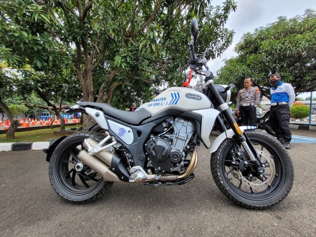 Hunter Scrambler SK500 yang jadi motor ujian praktik SIM C1 Foto: Rizki Fajar Novanto/kumparan