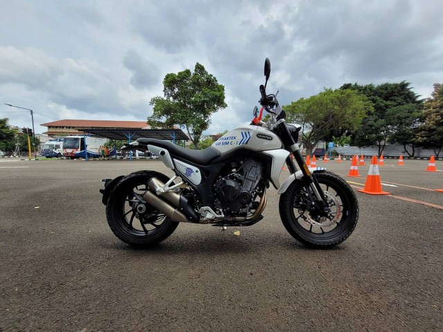 Hunter Scrambler SK500 yang jadi motor ujian praktik SIM C1 Foto: Rizki Fajar Novanto/kumparan