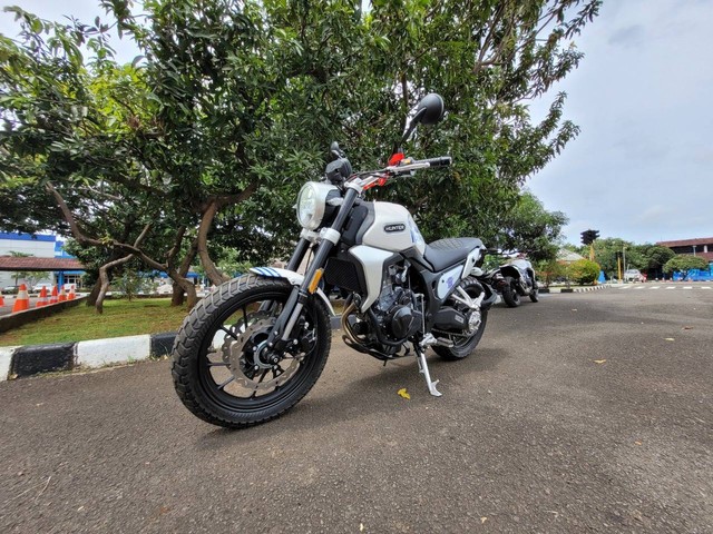 Hunter Scrambler SK500 yang jadi motor ujian praktik SIM C1 Foto: Rizki Fajar Novanto/kumparan