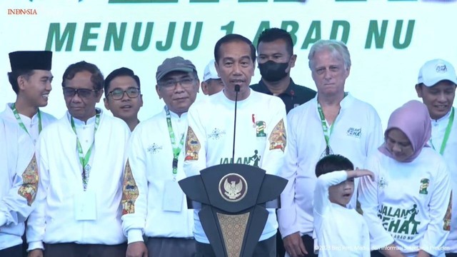 Jokowi Ikut Jalan Sehat Menuju Satu Abad Nu Di Solo Siap Ikuti Sampai