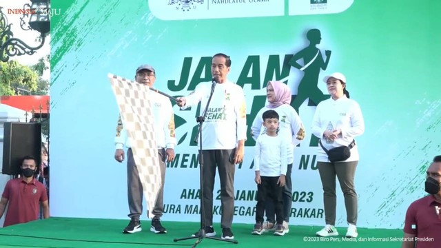 Jokowi Ikut Jalan Sehat Menuju Satu Abad NU Di Solo, Siap Ikuti Sampai ...