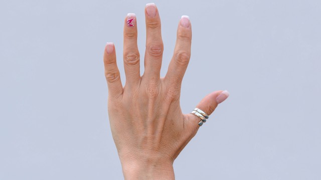 Ilustrasi cincin di ibu jari. Foto: michaelheim/Shutterstock