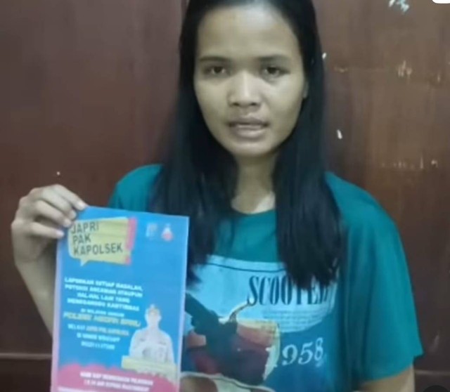 Juli Pandjaitan, perempuan di Kota Medan yang melaporkan mantannya ke polisi lantaran mantannya itu menahan ijazah Juli setelah ditolak balikan. Dok: Istimewa.