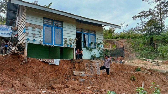 Rumah rusak di Syiah Utama, Bener Meriah, Aceh, akibat banjir dan tanah longsor. Foto: Polres Bener Meriah