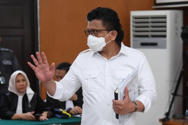 Terdakwa kasus dugaan pembunuhan berencana Brigadir Yosua, Ferdy Sambo mengikuti sidang lanjutan di PN Jakarta Selatan, Jakarta, Selasa (24/1/2023). Foto: Akbar Nugroho Gumay/ANTARA FOTO