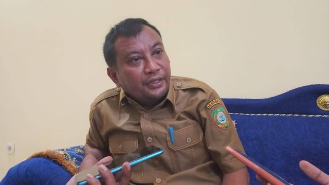 Kepala Dinas PUPR Kabupaten Kepulauan Sula, Jainudin Umaternate. Foto: La Ode Hizrat Kasim/cermat