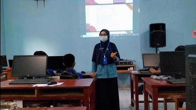 Kegiatan Pembelajaran di Kelas (dokumen pribadi)