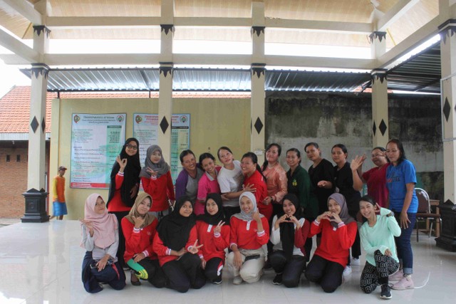 dok. foto bersama ibu-ibu pkk