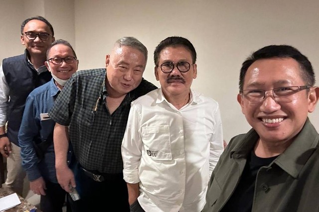 Ilham Bintang bersama Lieus Sungkharisma. Foto: Ilham Bintang