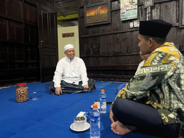 Kegiatan ini mendapat reaksi yang positif dari Rkh. Hasbullah Muhammad, Lc selaku Pengasuh PP Darul Ulum Banyuanyar, Pamekasan, Selasa (24/01/2023) Malam. (Foto: Humas Lapas Narkotika Pamekasan)