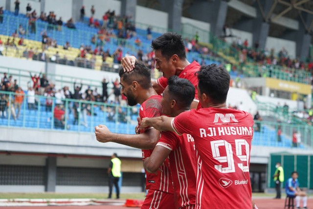 Persija Jakarta melawan PSM Makassar pada pertandingan lanjutan Liga 1, Rabu (25/1/2023). Foto: Persija Jakarta