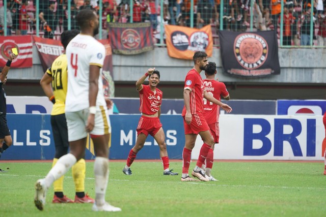 Persija Jakarta melawan PSM Makassar pada pertandingan lanjutan Liga 1, Rabu (25/1/2023). Foto: Persija Jakarta