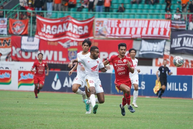 Persija Jakarta melawan PSM Makassar pada pertandingan lanjutan Liga 1, Rabu (25/1/2023). Foto: Persija Jakarta