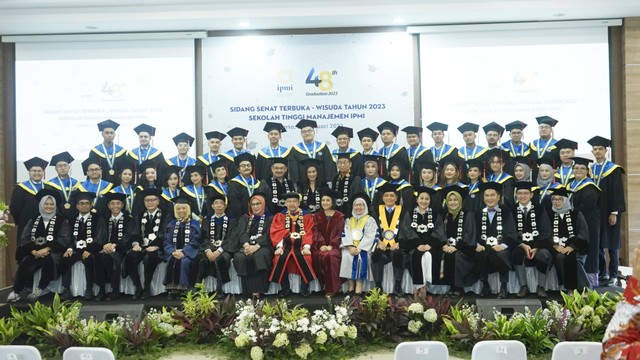 Sidang Senat Terbuka - Wisuda Tahun 2023 Sekolah Tinggi  Manajemen IPMI di Auditorium Kampus IPMI International Business School, Jakarta Selatan, Selasa, 24 Januari 2023. (Foto: IPMI Campus)