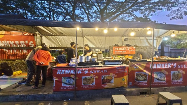 Hawker's Steak - steak ayam kaki lima yang viral di Yogyakarta, Selasa (17/1/2023). Foto: Azalia Amadea/Kumparan