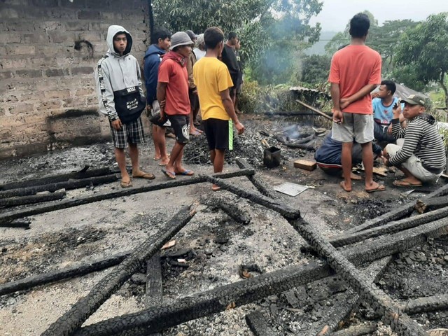 Rumah Warga Manggarai Ludes Terbakar, Kerugian Lebih Dari Rp 100 Juta ...