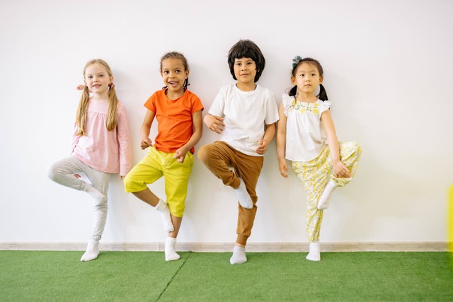 Petumbuhan dan perkembangan anak perlu dipantau untuk melihat ada tidaknya gangguan. Foto: Pexels.com