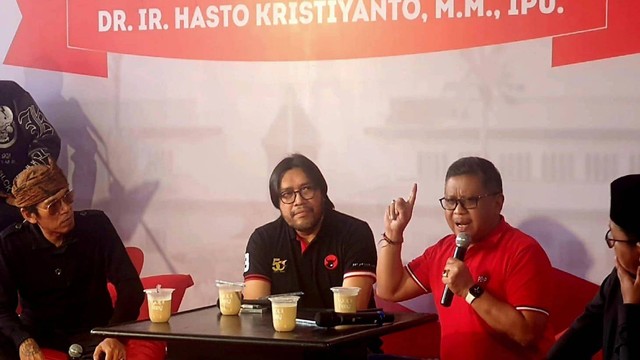 Sekjen PDIP Hasto Kristiyanto mengelar Ngobrol Santai dengan Anak Muda soal Politik.  Foto: PDIP