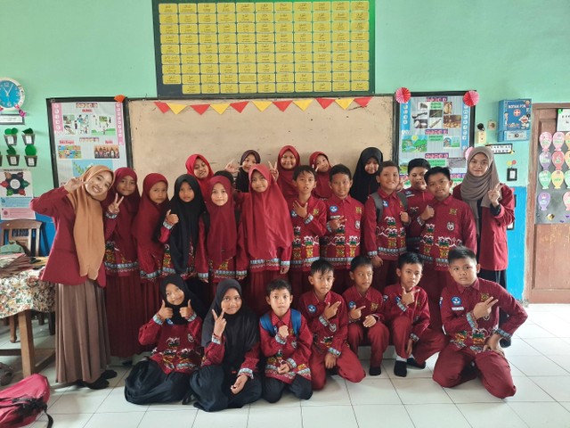 Belajar Bersama Siswa SDN 3 Watesnegoro