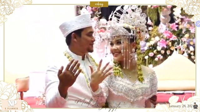 Maell Lee resmi menikah dengan Anggita Oktaviani.  Foto: YouTube/Maell Lee