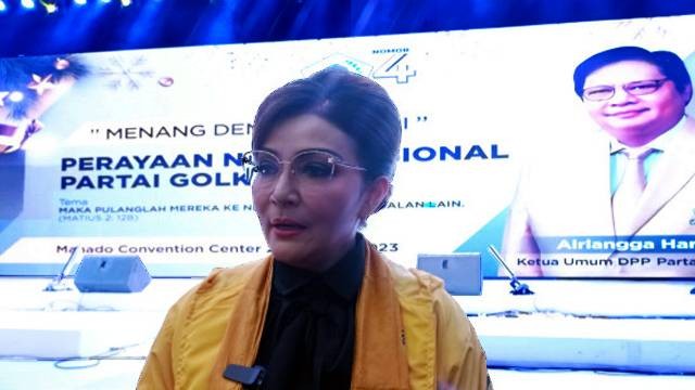 Ketua DPD I Partai Golkar Sulut, Christiany Eugenia Paruntu saat Natal Nasional Partai Golkar yang digelar di Kota Manado.