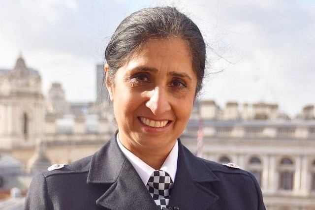 Shabnam Chaudhri, muslimah yang menjadi detektif inspektur perempuan Asia pertama di Kepolisian Metropolitan Inggris. Foto: Instagram/@metpolice_uk
