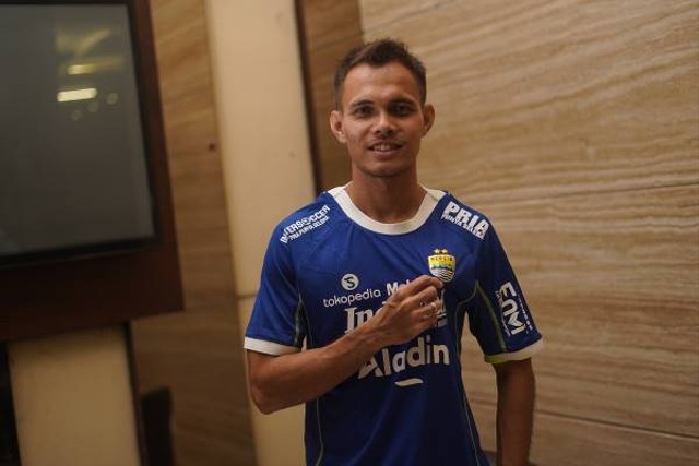 Pemain Persib Bandung, Muhammad Rezaldi Hehanusa. Foto: @PERSIB.co.id/Amandeep Rohimah