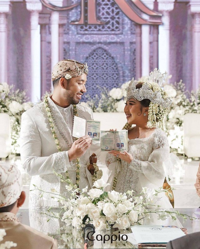 Kiky Saputri resmi menikah dengan M. Khairi. Foto: Instagram/@kikysaputrii