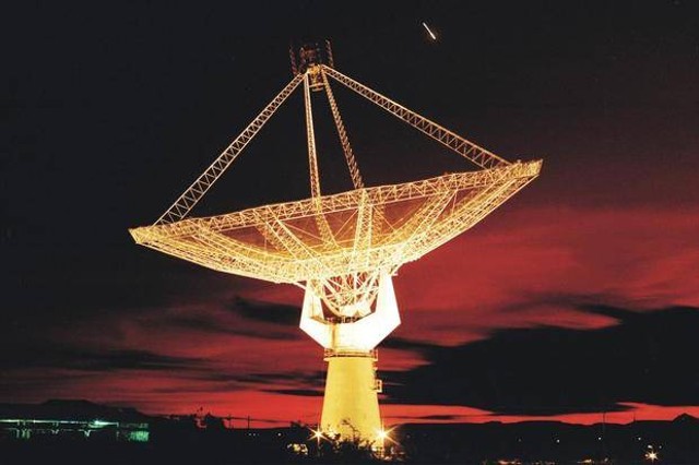 Teleskop di observaorium Giant Metrewave Radio Telescope (GMRT), India. Foto: NATIONAL CENTRE FOR RADIO ASTROPHYSICS