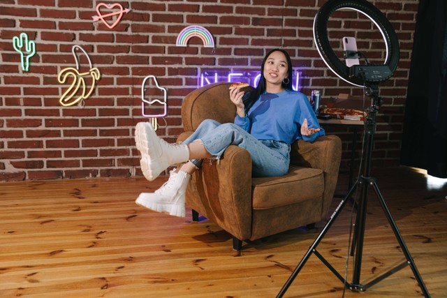 Ilustrasi profesi content creator. Sumber: Pexels