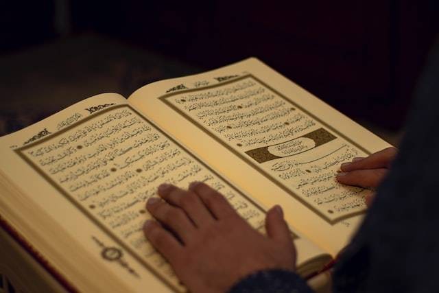 Ilustrasi bukti Nabi Muhammad SAW sebagai rasul terakhir. Foto: Unsplash/Sohaib Al Kharsa