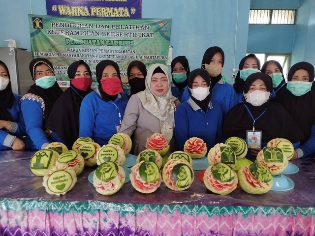 Pelatihan Membuat Garnish untuk WBP Lapas Perempuan Martapura