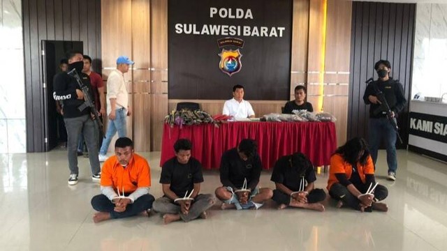 Polisi kembali menetapkan tersangka baru dalam kasus bentrok antara dua kelompok warga di Kabupaten Mamuju Tengah. Foto: Dokumentasi Polda Sulbar