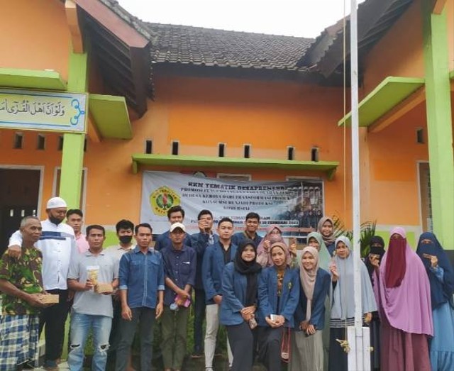 Sosialisasi Pelatihan dan Pemasaran Cokelat Tempe di Desa Keroya. Sumber Foto: Foto Pribadi