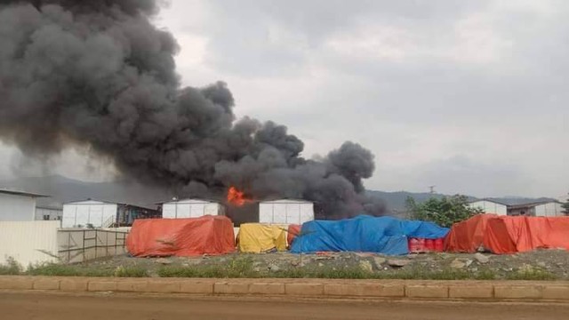 Kebakaran di mes karyawan PT Indonesia Weda Bay Industrial Park. Foto: Istimewa