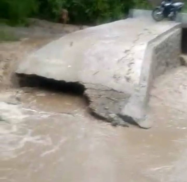 Banjir Rusak Plat Duiker dan Turap, Akses Warga di Desa Liakutu, Sikka Terisolir