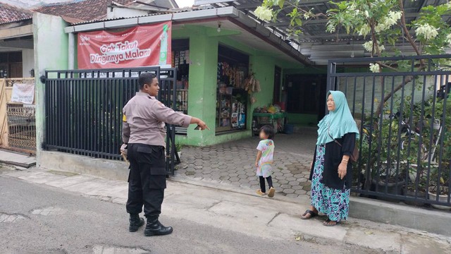 Petugas kepolisian berada di lokasi penculikan anak di Pedurungan Semarang. Foto: Dok. Polsek Pedurungan