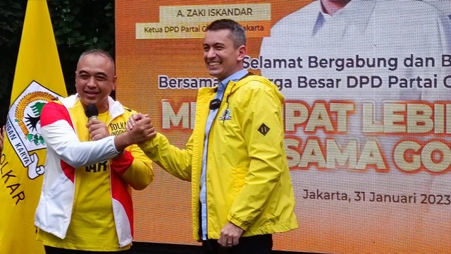 Rian Ernest resmi bergabung dengan partai Golkar, Selasa (31/1/2023). Foto: Thomas Bosco/kumparan