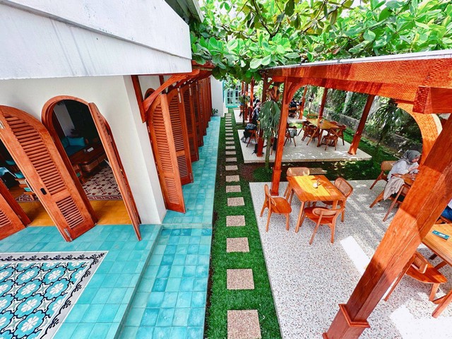 Dapur Putih Heritage: Resto dengan Bangunan Bergaya Ala Kolonial di Metro (2)