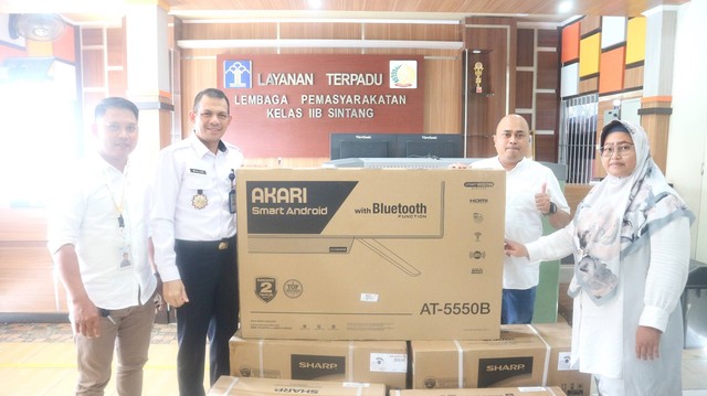 Penyerahan Bantuan BSI ke Lapas Sintang. Doc : Lapas Sintang